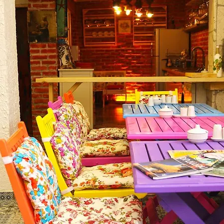 Petunya Rum i privatbostad Çeşme